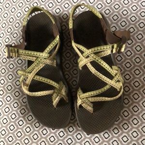 Chacos size 9
